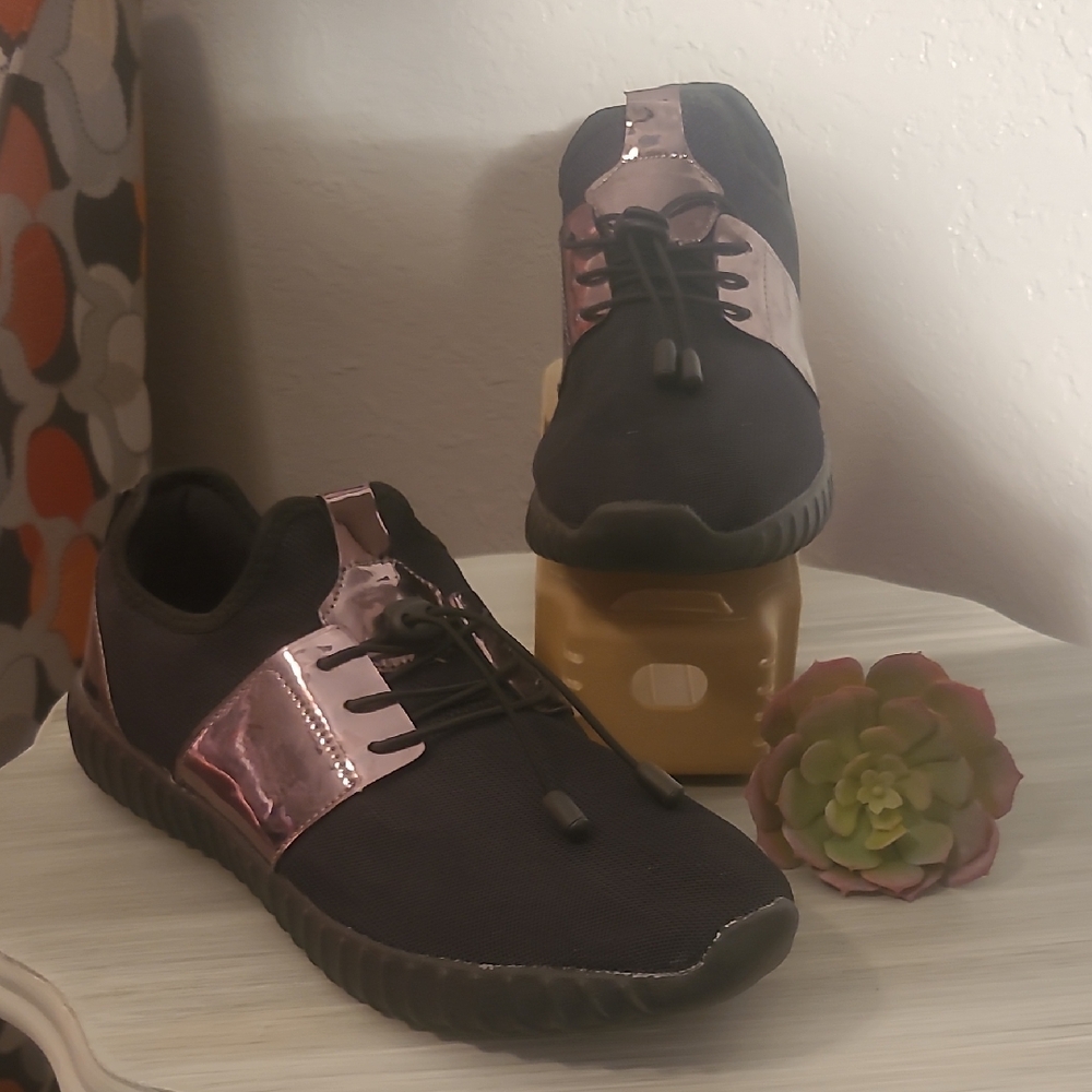 Sleek Black and Pink Women's Sneakers. NEW